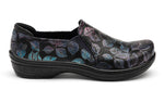 Moxy blue/purple leaves